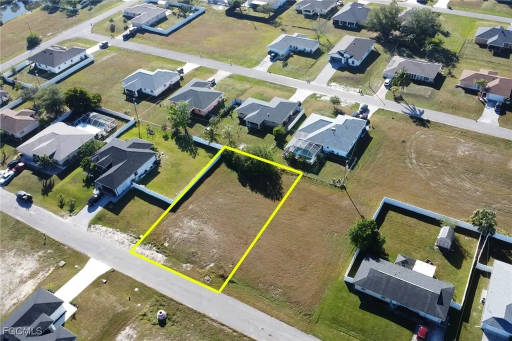 908 NE 18th Terrace Cape Coral FL 33909