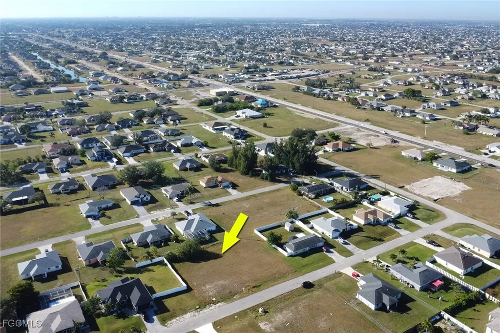 908 NE 18th Terrace Cape Coral FL 33909