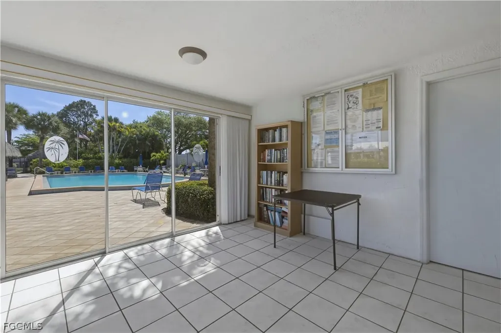 876 Gulf Pavilion Drive Naples FL 34108