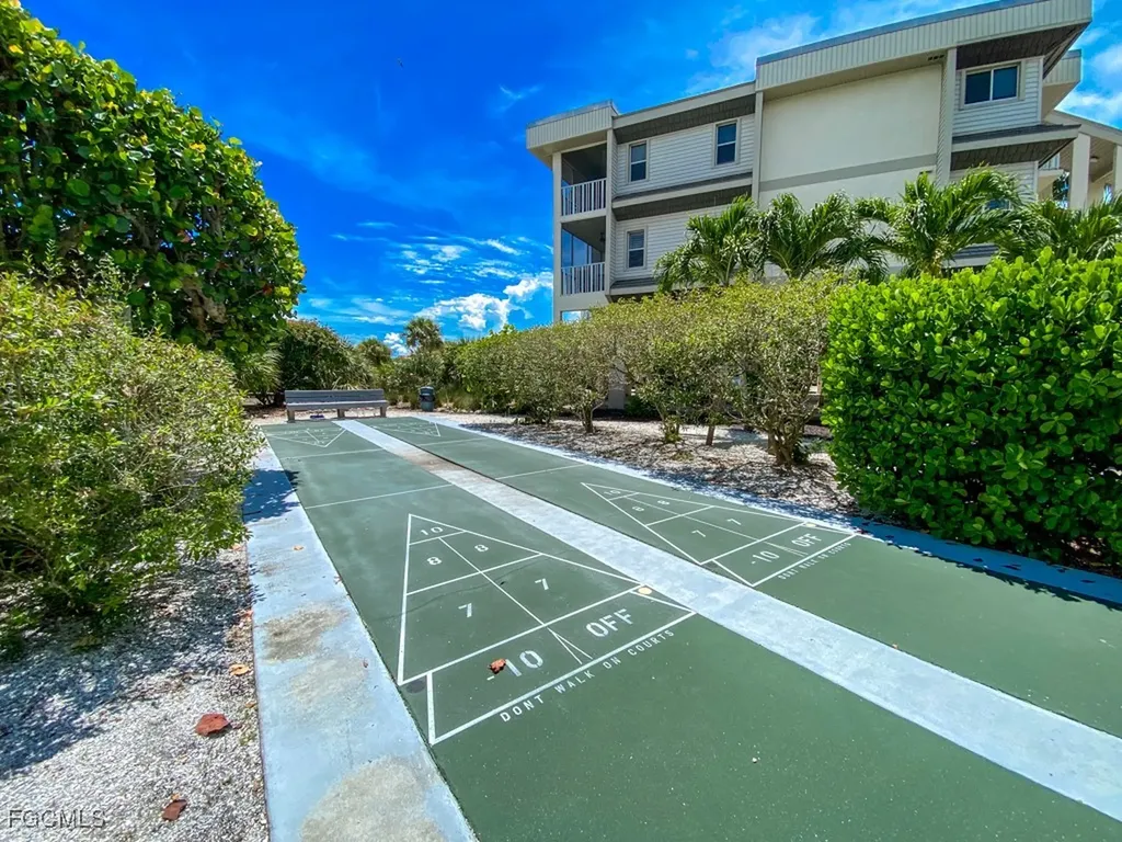 255 Periwinkle Way Sanibel FL 33957