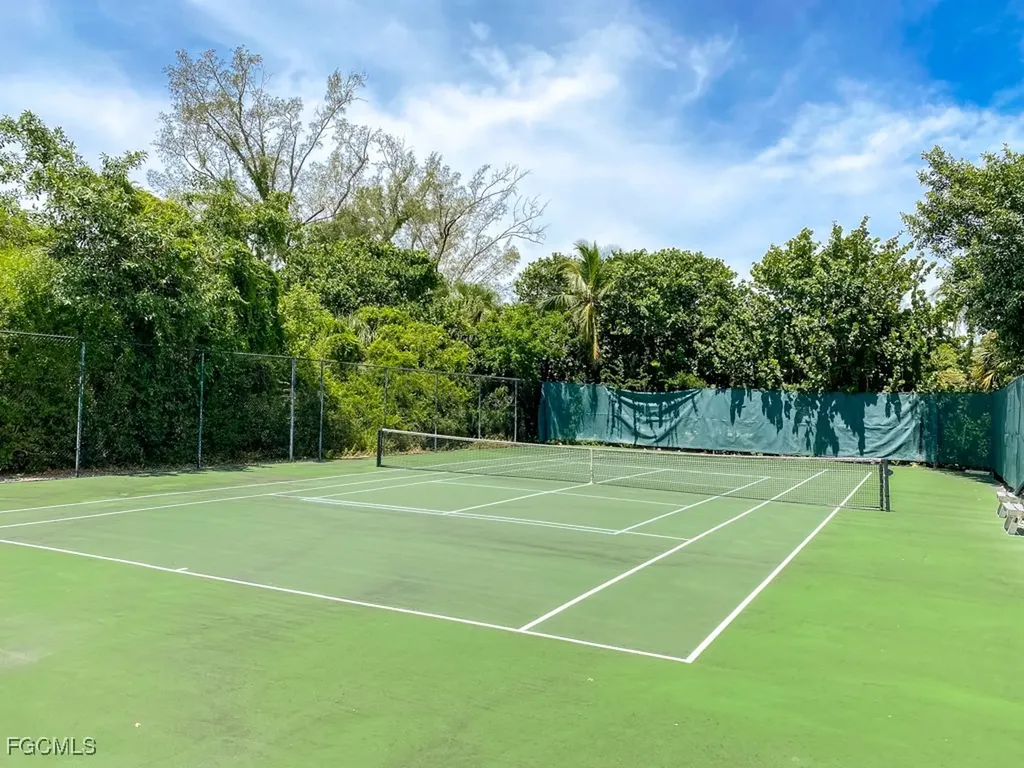 255 Periwinkle Way Sanibel FL 33957