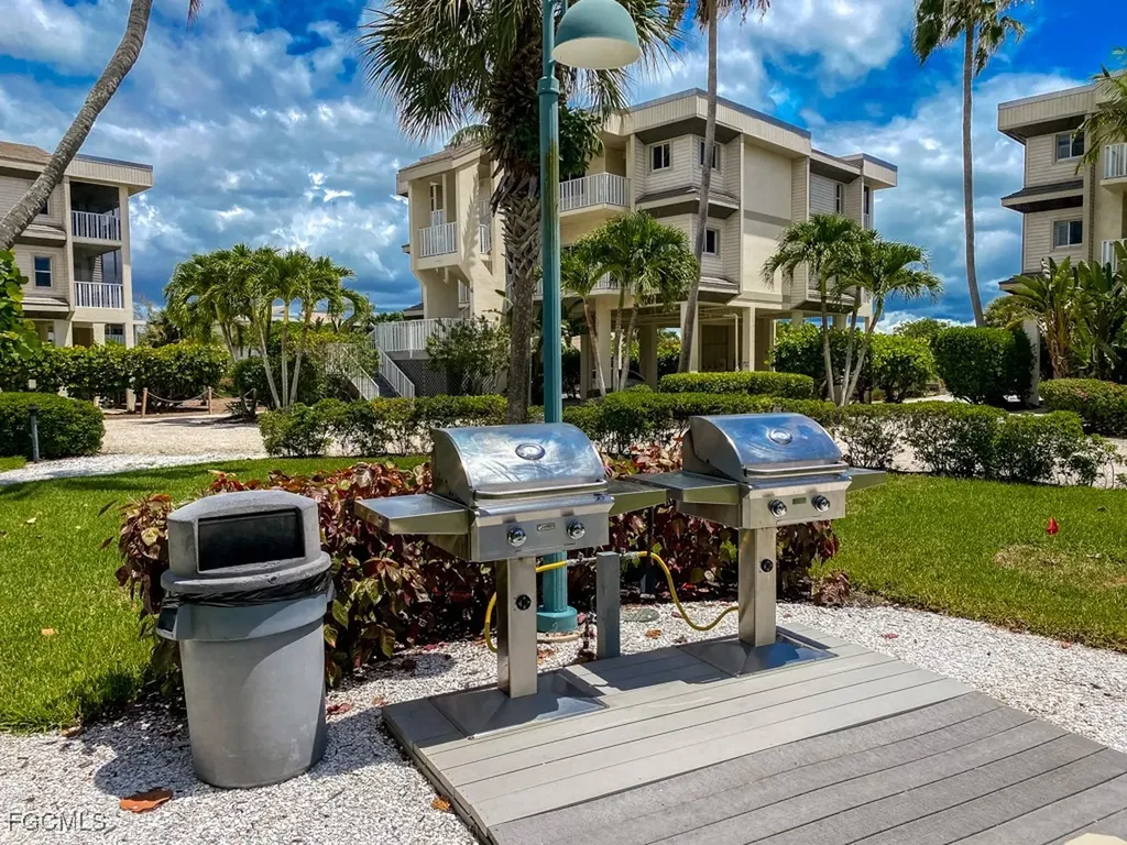 255 Periwinkle Way Sanibel FL 33957