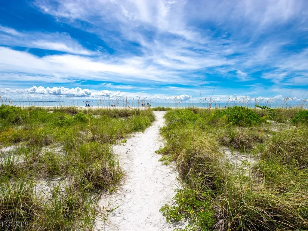 255 Periwinkle Way Sanibel FL 33957