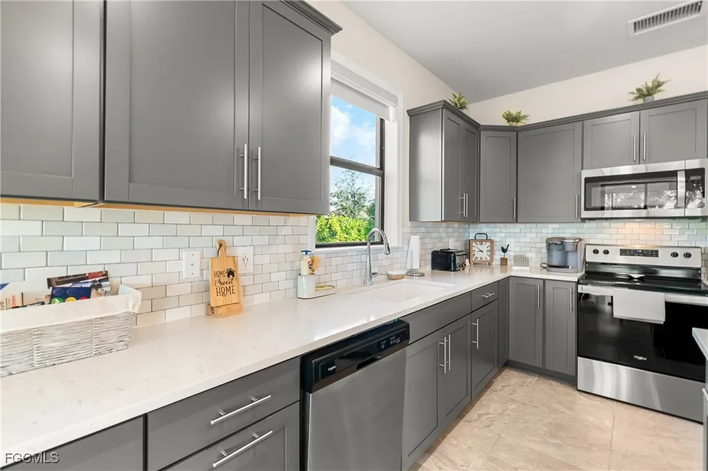 16221 Bacopa Drive Alva FL 33920