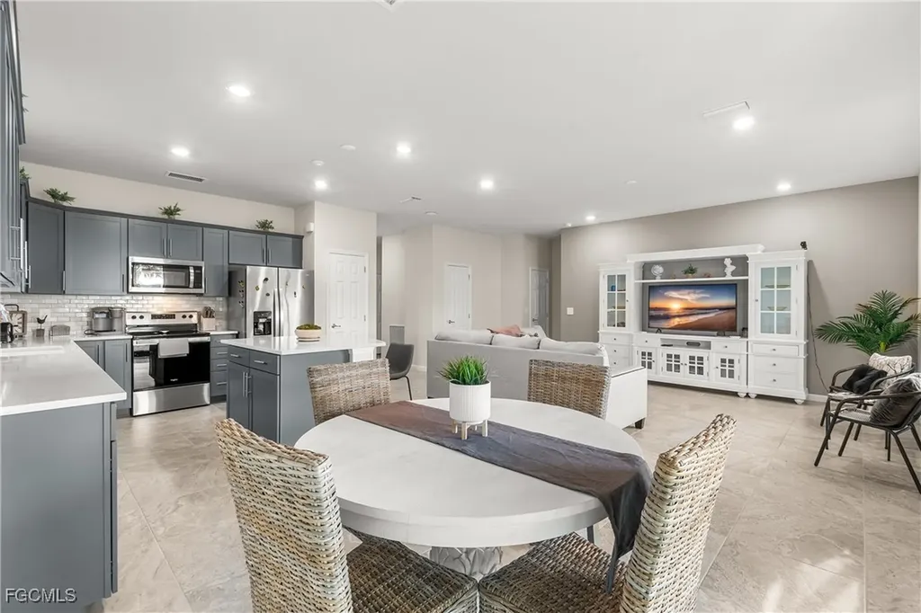 16221 Bacopa Drive Alva FL 33920