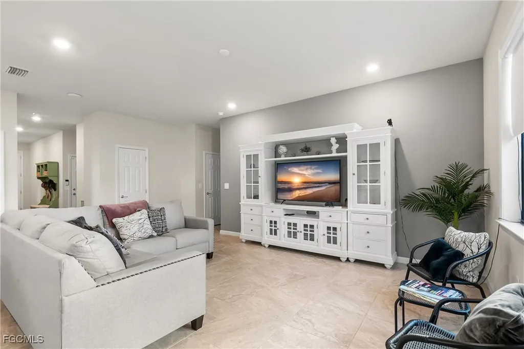 16221 Bacopa Drive Alva FL 33920