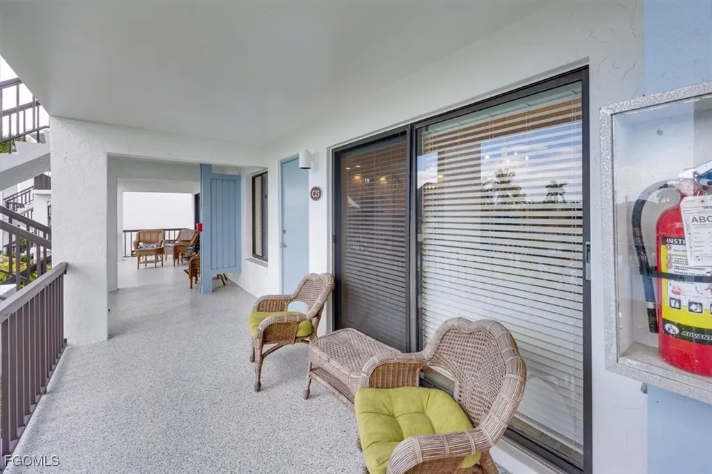 1250 Tennisplace Court Sanibel FL 33957