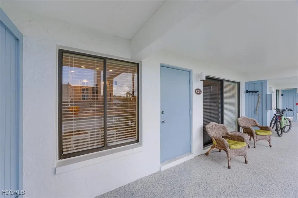 1250 Tennisplace Court Sanibel FL 33957