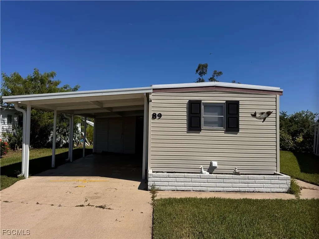 89 Sun Circle Fort Myers FL 33905