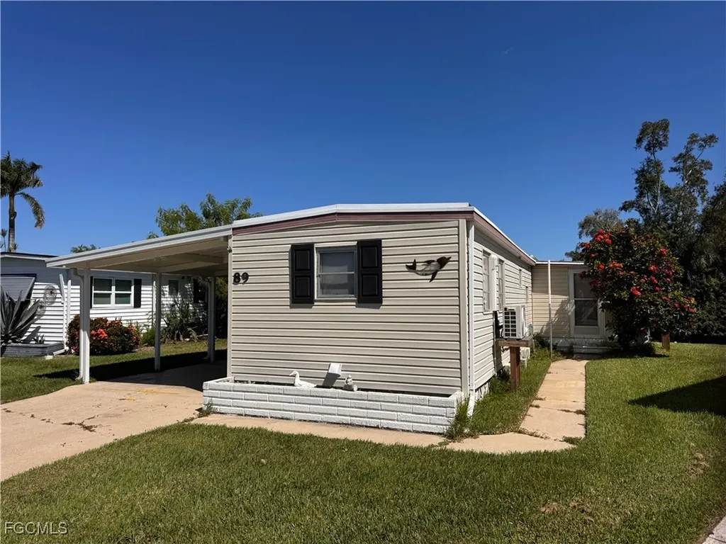 89 Sun Circle Fort Myers FL 33905