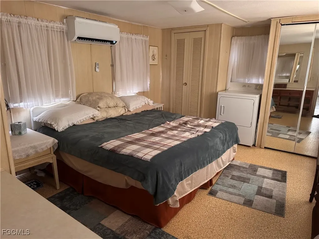 89 Sun Circle Fort Myers FL 33905