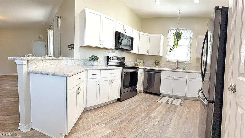 1008 SW 36th Street Cape Coral FL 33914