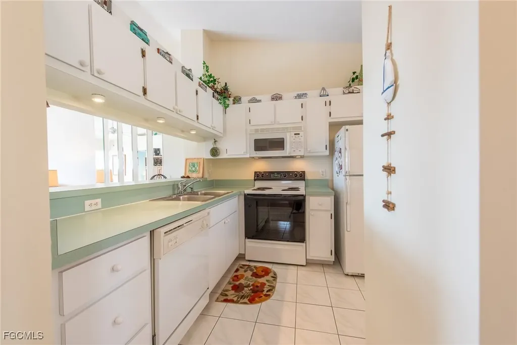 12144 SW Egret Circle Lake Suzy FL 34269