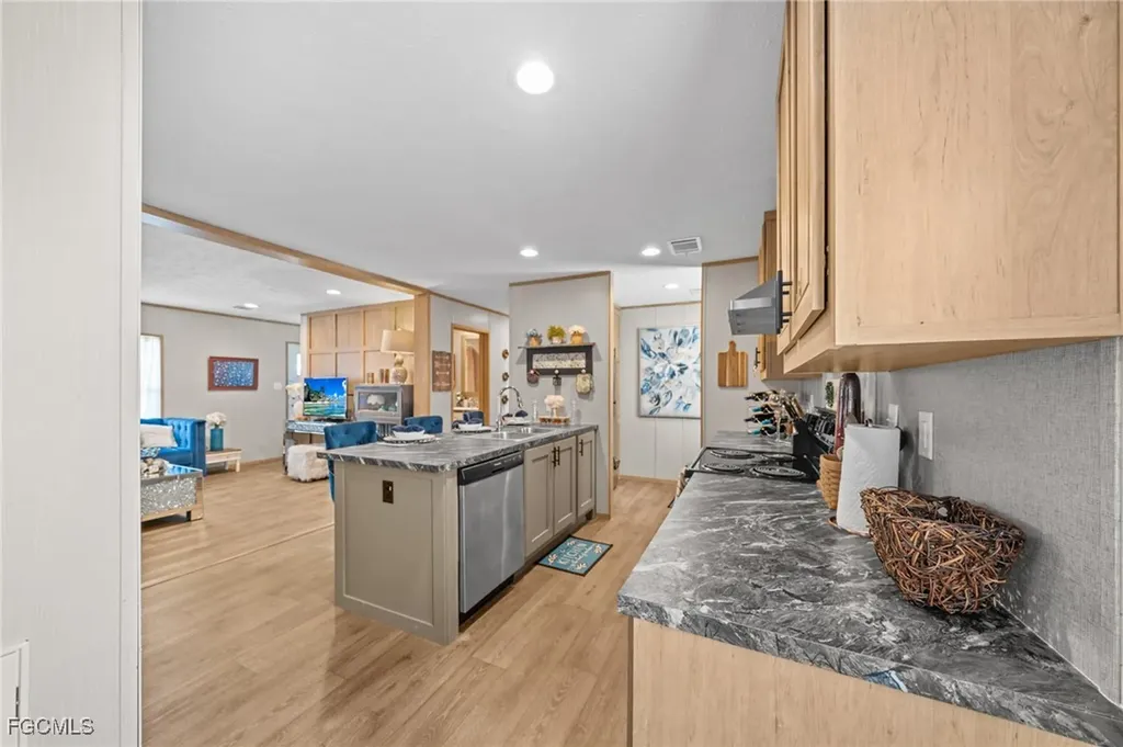 372 Santa Fe Trail North Fort Myers FL 33917