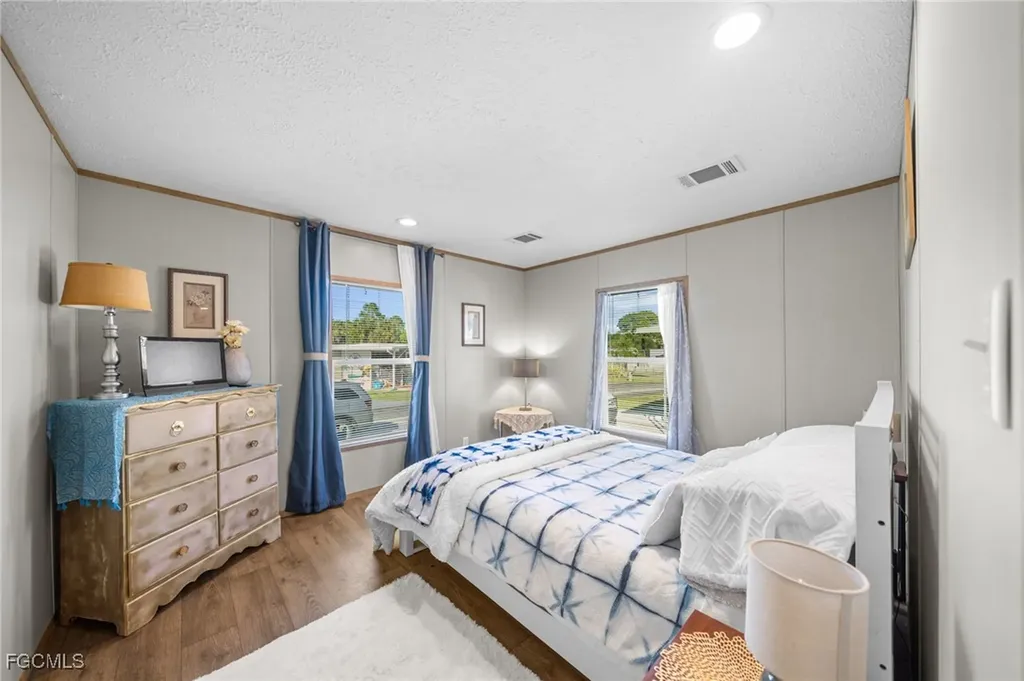 372 Santa Fe Trail North Fort Myers FL 33917