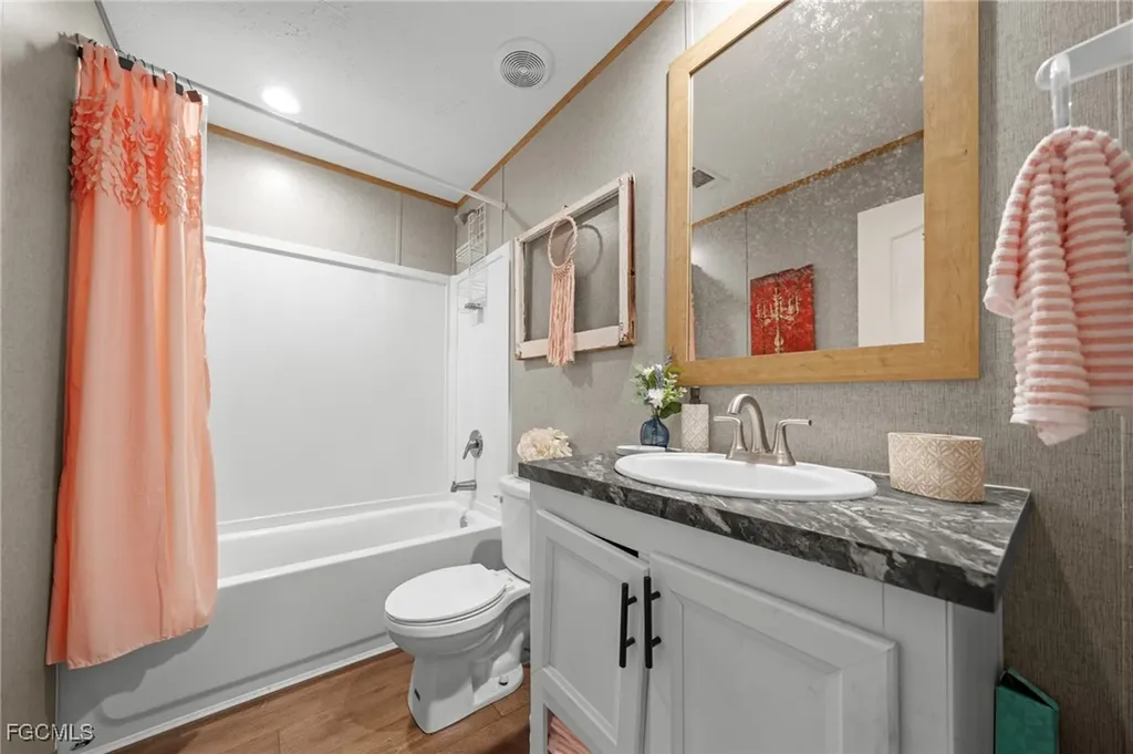 372 Santa Fe Trail North Fort Myers FL 33917