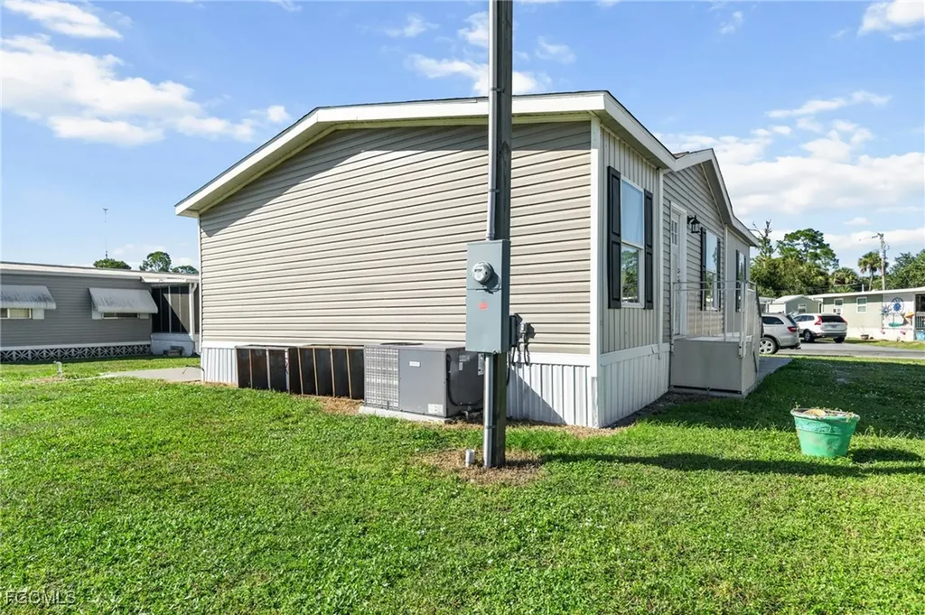 372 Santa Fe Trail North Fort Myers FL 33917