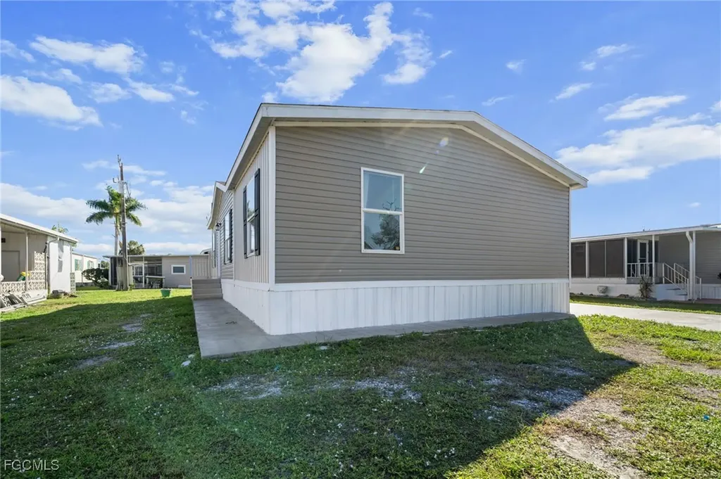 372 Santa Fe Trail North Fort Myers FL 33917