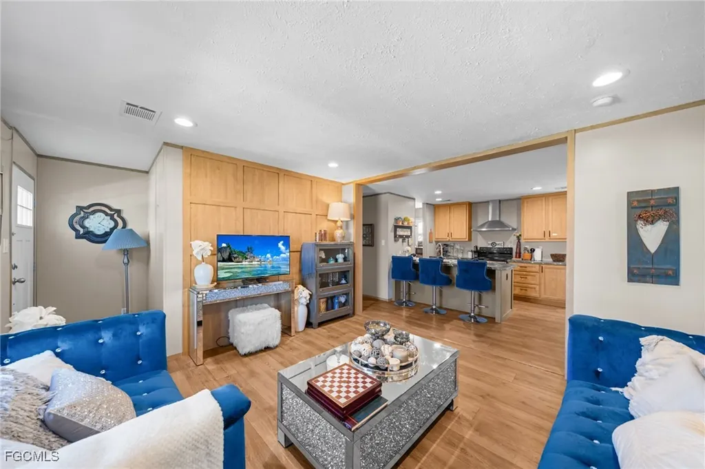 372 Santa Fe Trail North Fort Myers FL 33917