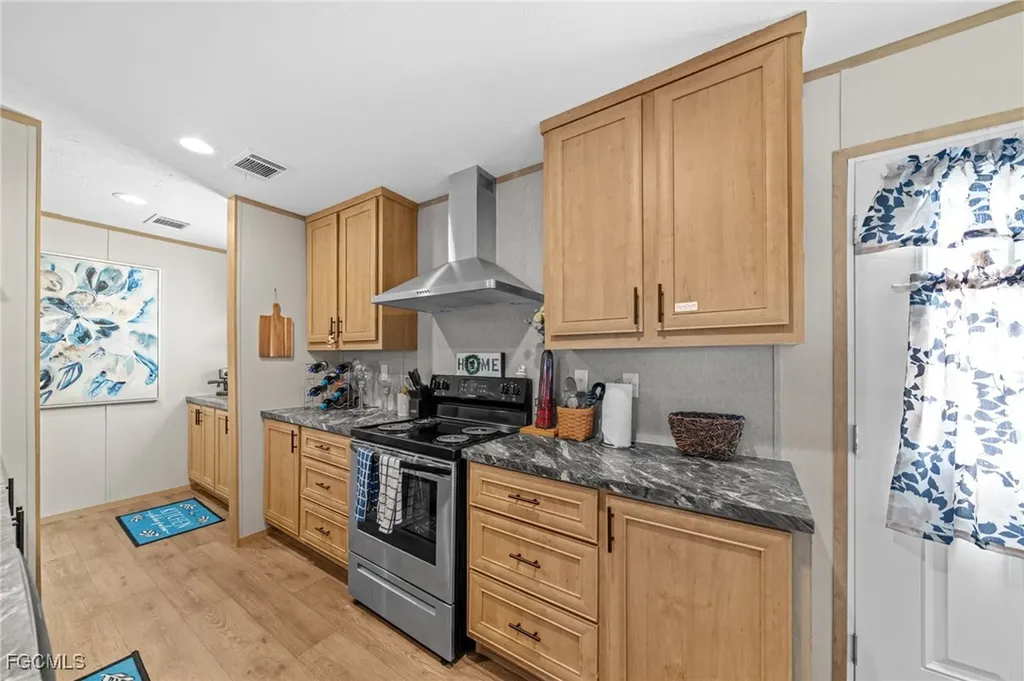 372 Santa Fe Trail North Fort Myers FL 33917