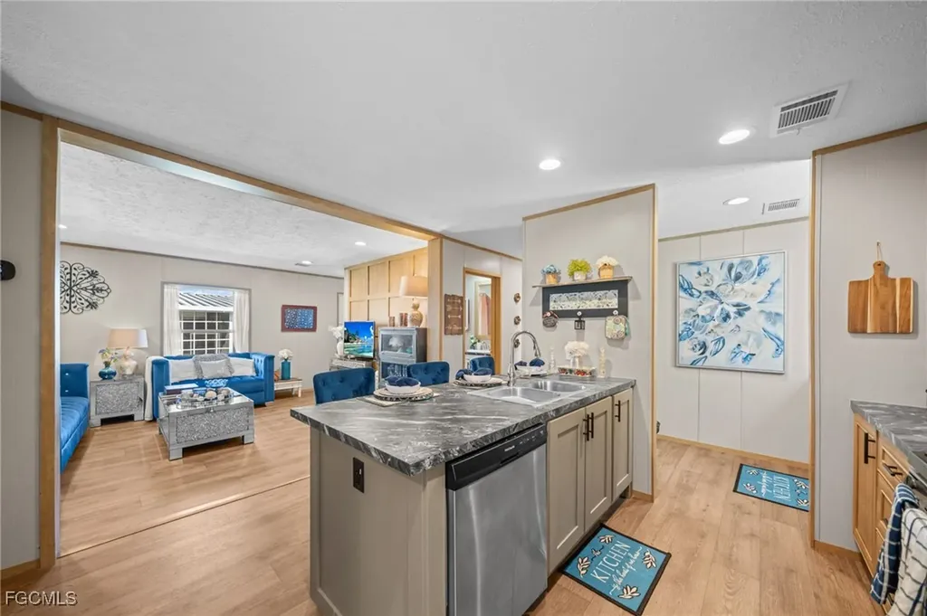 372 Santa Fe Trail North Fort Myers FL 33917