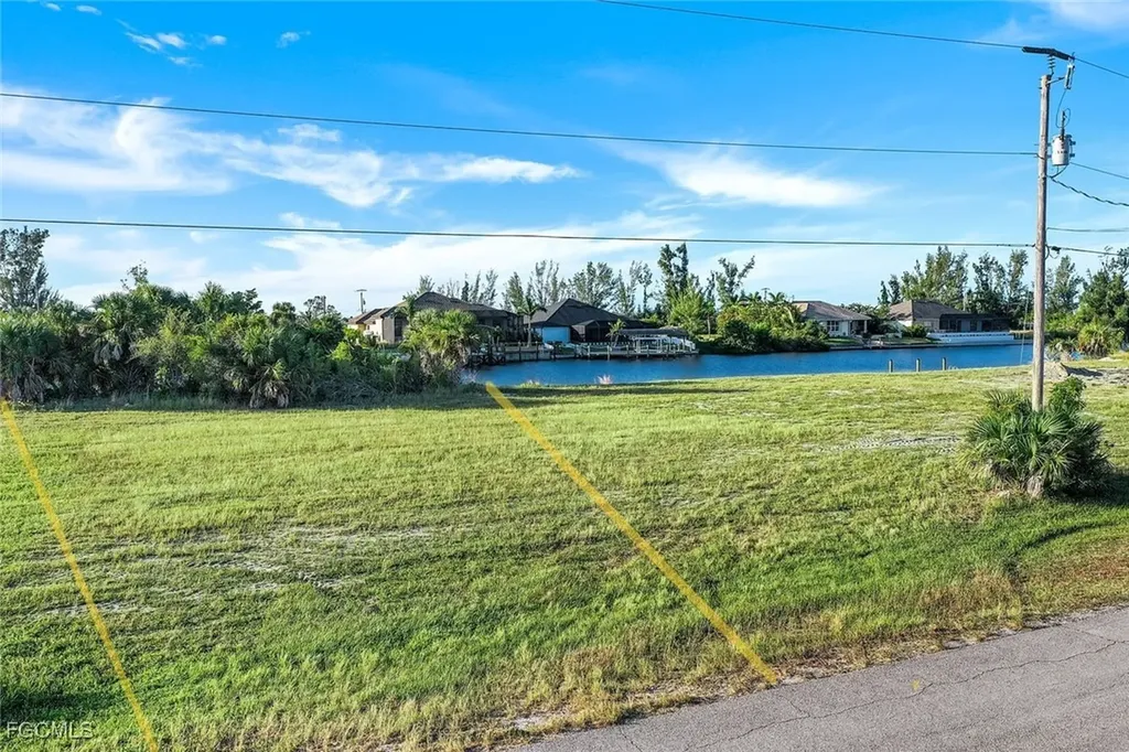 4222 NW 21st Street Cape Coral FL 33993