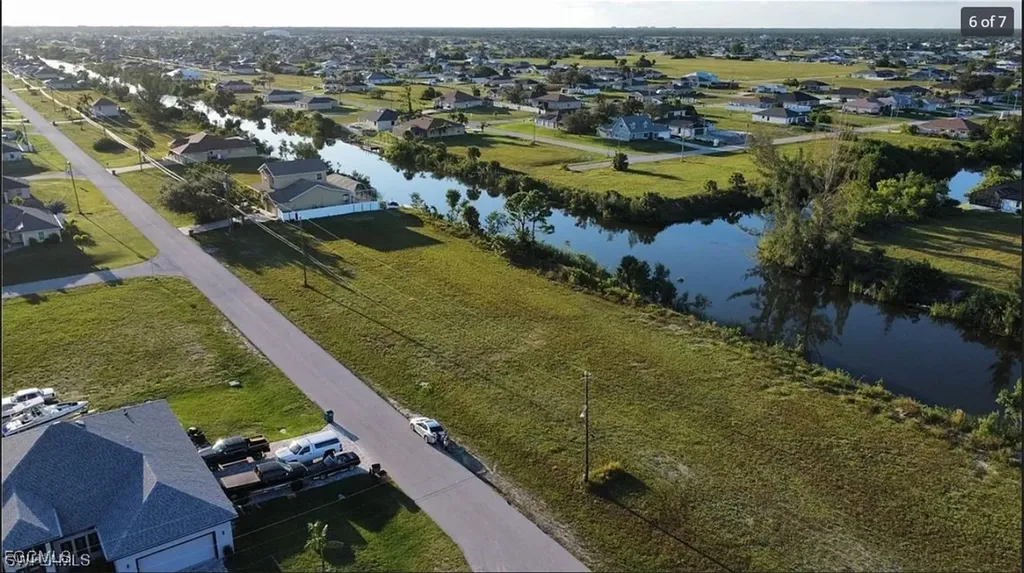 209 NW 19th Terrace Cape Coral FL 33993