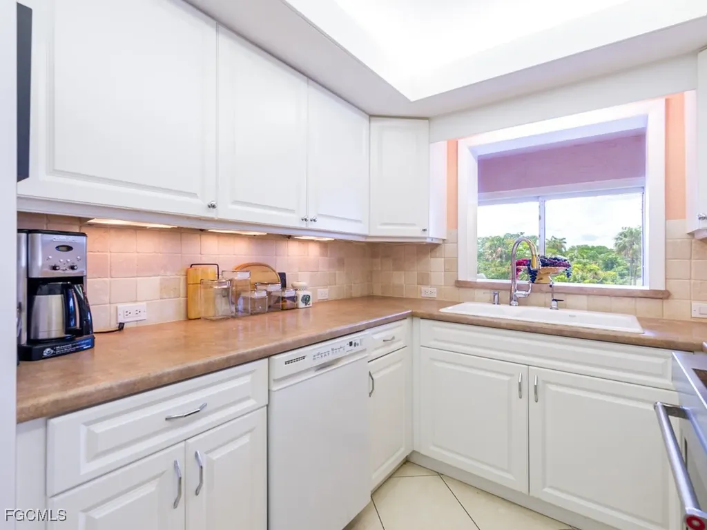 1610 Middle Gulf Drive Sanibel FL 33957