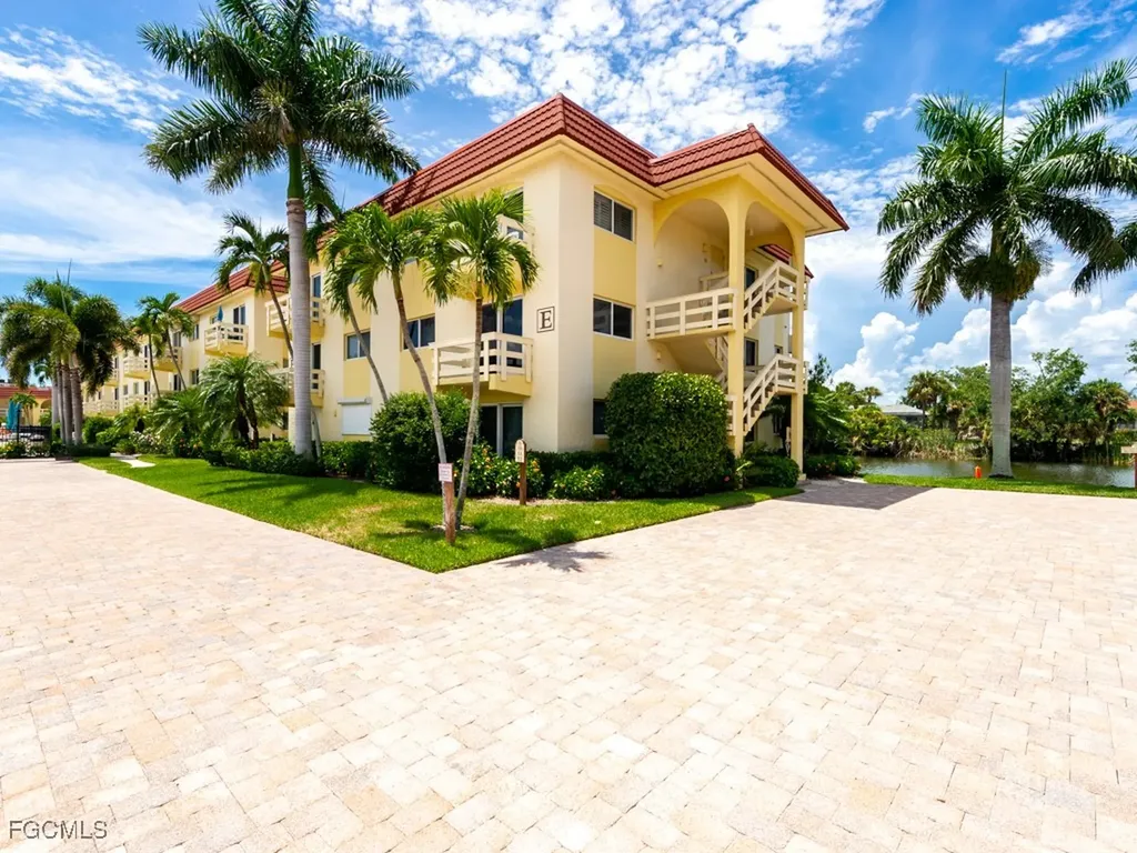 1610 Middle Gulf Drive Sanibel FL 33957