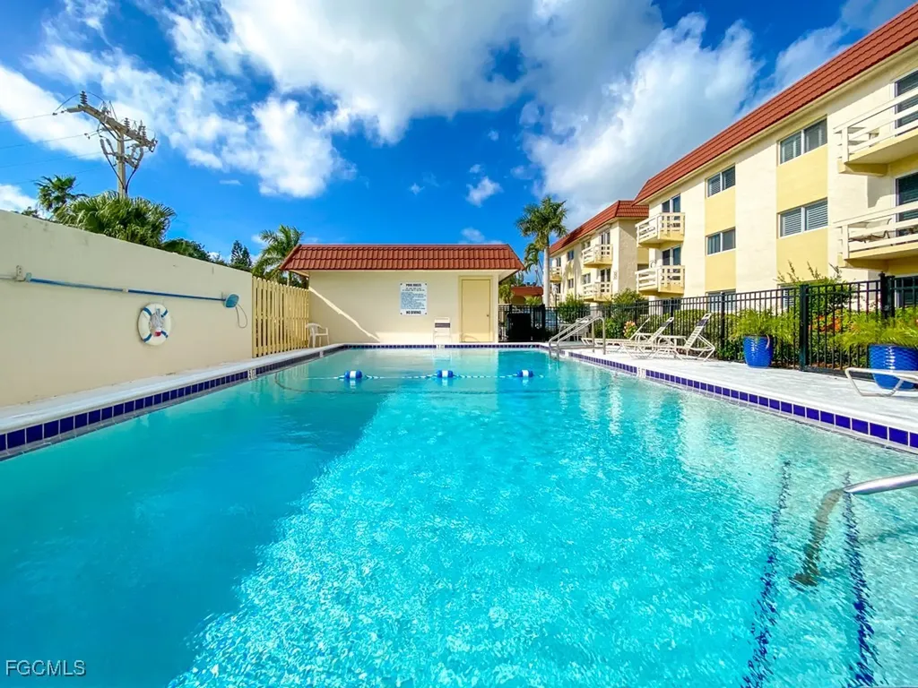 1610 Middle Gulf Drive Sanibel FL 33957