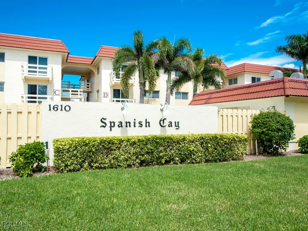 1610 Middle Gulf Drive Sanibel FL 33957