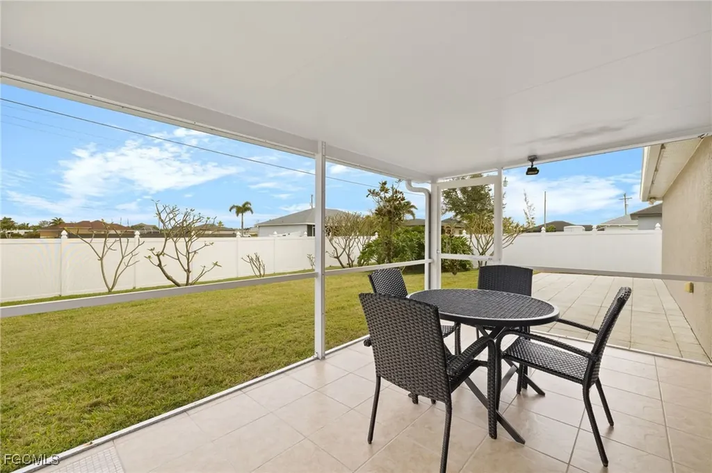 2717 Chiquita Boulevard S Cape Coral FL 33914