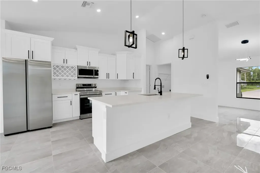 2927 8th Street SW Lehigh Acres FL 33976
