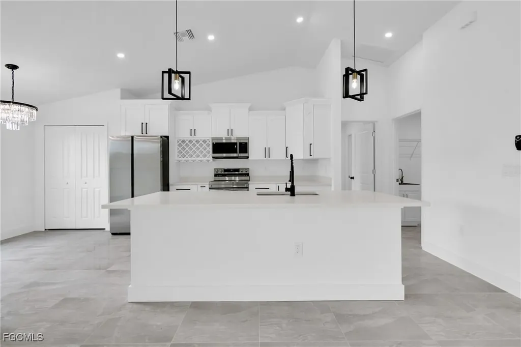2927 8th Street SW Lehigh Acres FL 33976