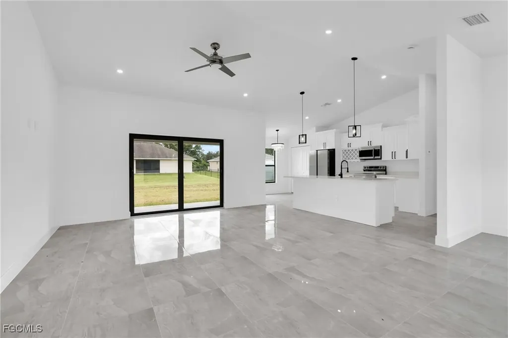2927 8th Street SW Lehigh Acres FL 33976