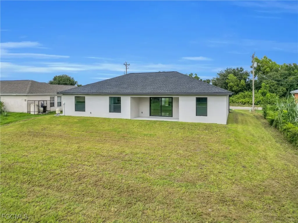 2927 8th Street SW Lehigh Acres FL 33976