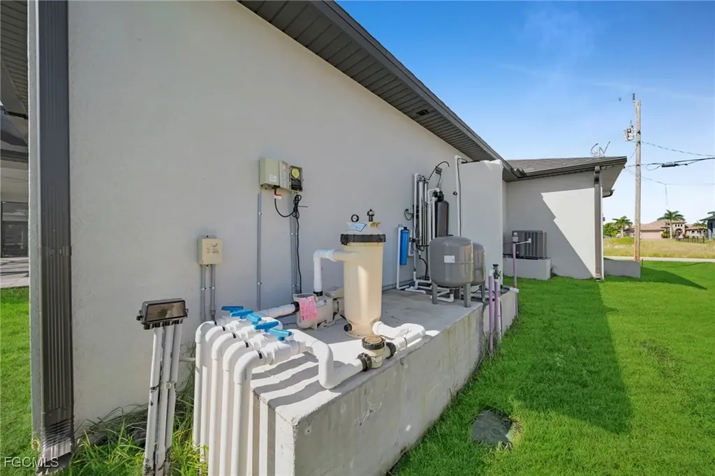 1245 NW 35th Place Cape Coral FL 33993