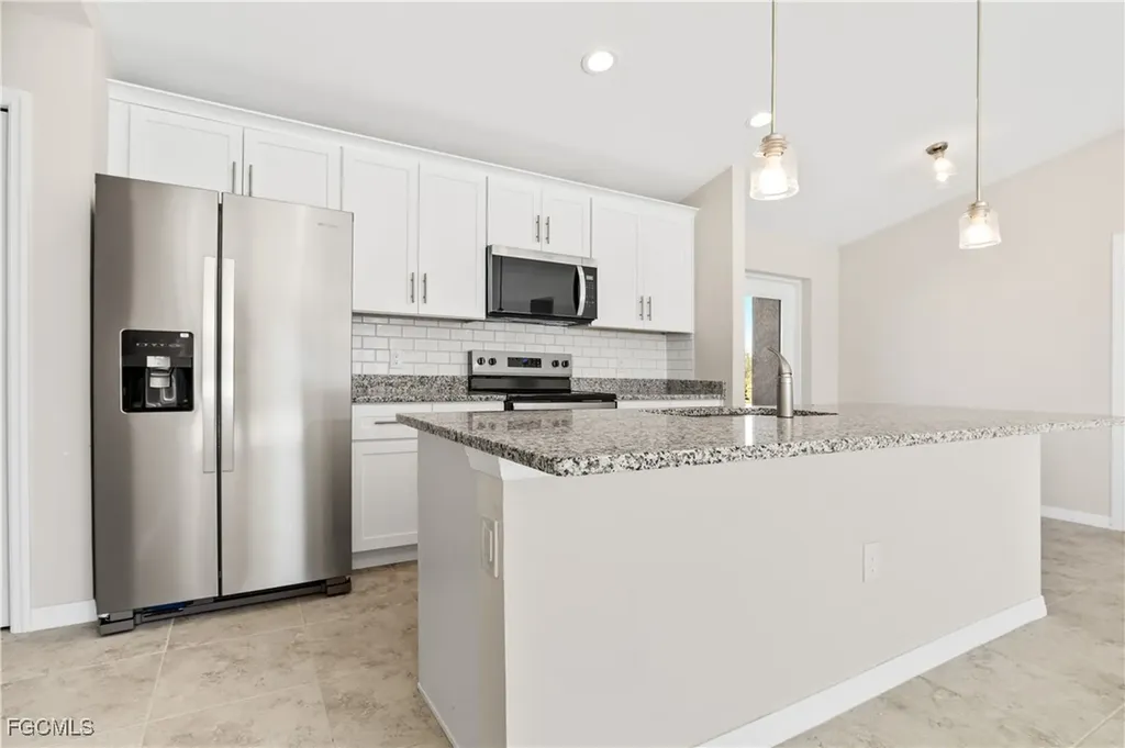 2052 NW 17th Street Cape Coral FL 33993
