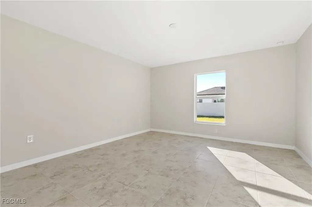 2052 NW 17th Street Cape Coral FL 33993