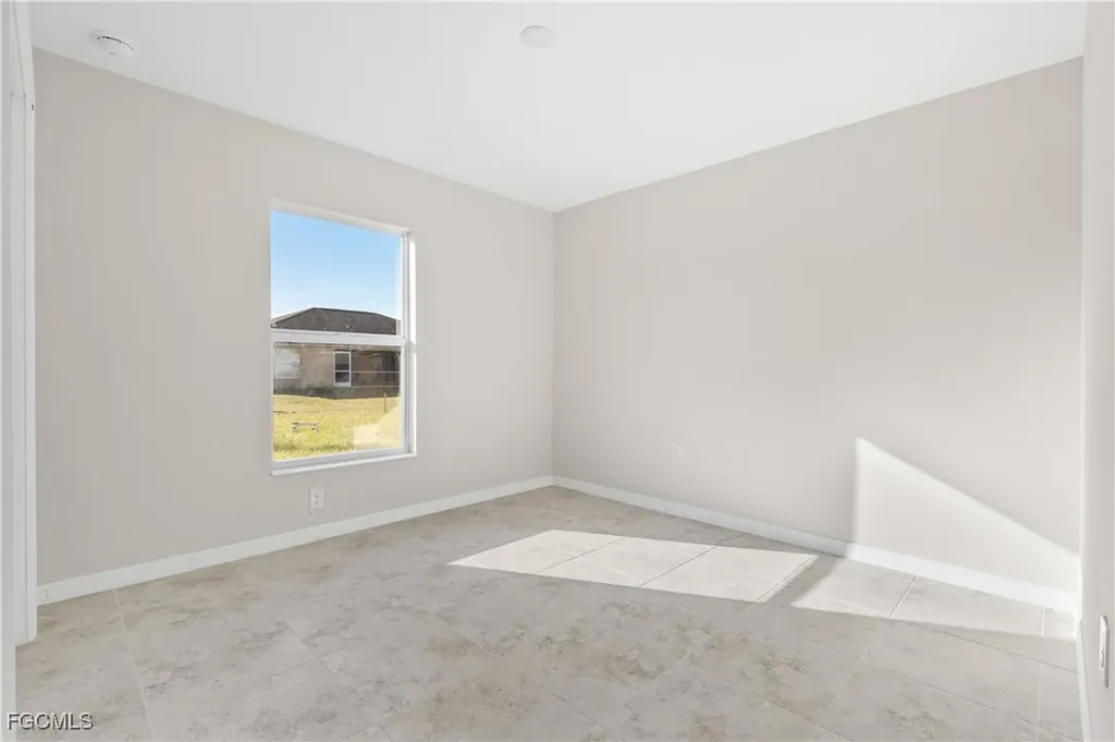 2052 NW 17th Street Cape Coral FL 33993
