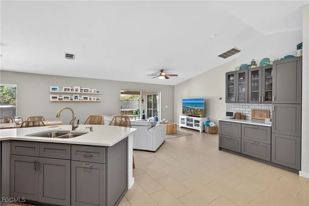 2701 SW 4th Avenue Cape Coral FL 33914