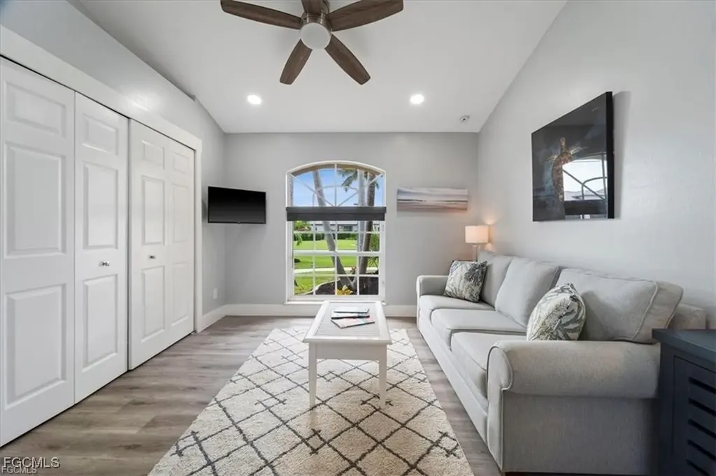 4921 SW 11th Place Cape Coral FL 33914