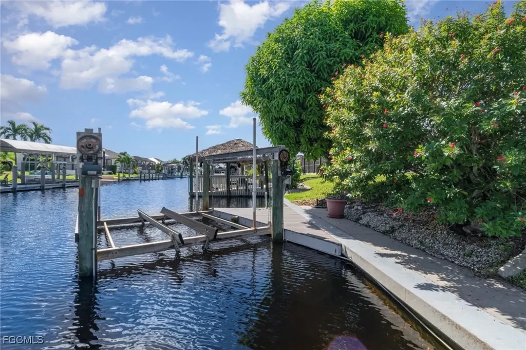 4921 SW 11th Place Cape Coral FL 33914