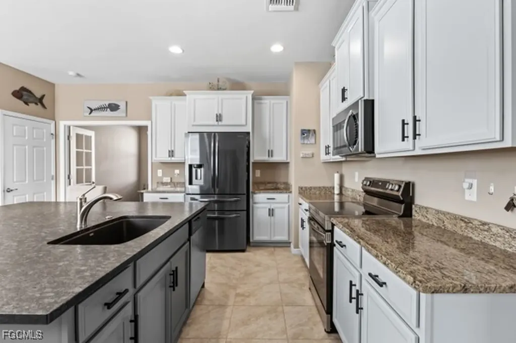 2197 Summersweet Drive Alva FL 33920