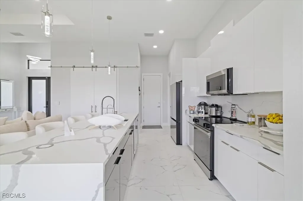 1310 NW 10th Terrace Cape Coral FL 33993