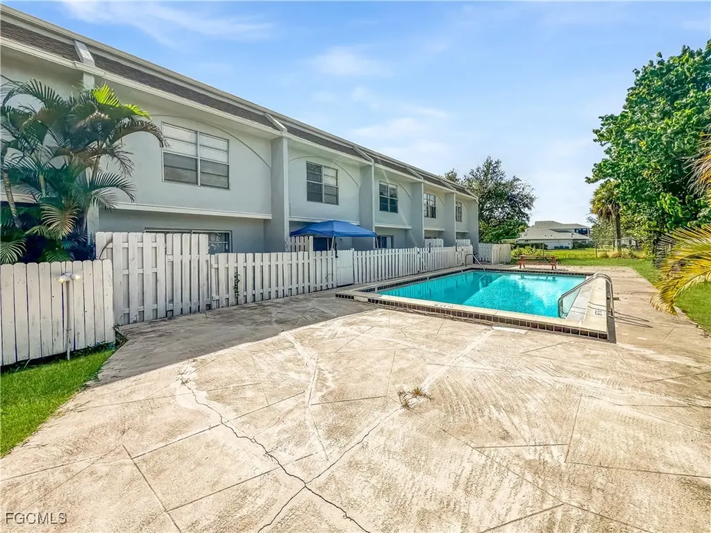 1123 SW 48th Terrace Cape Coral FL 33914