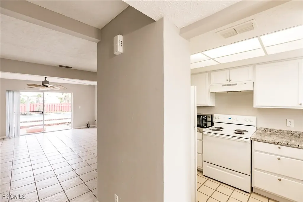 1123 SW 48th Terrace Cape Coral FL 33914