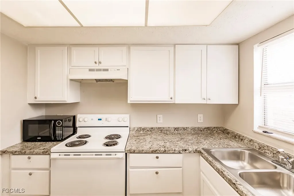 1123 SW 48th Terrace Cape Coral FL 33914
