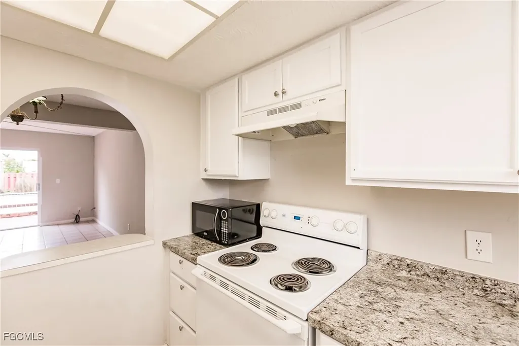 1123 SW 48th Terrace Cape Coral FL 33914