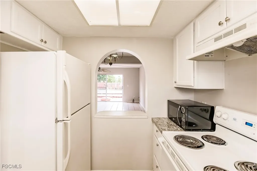 1123 SW 48th Terrace Cape Coral FL 33914